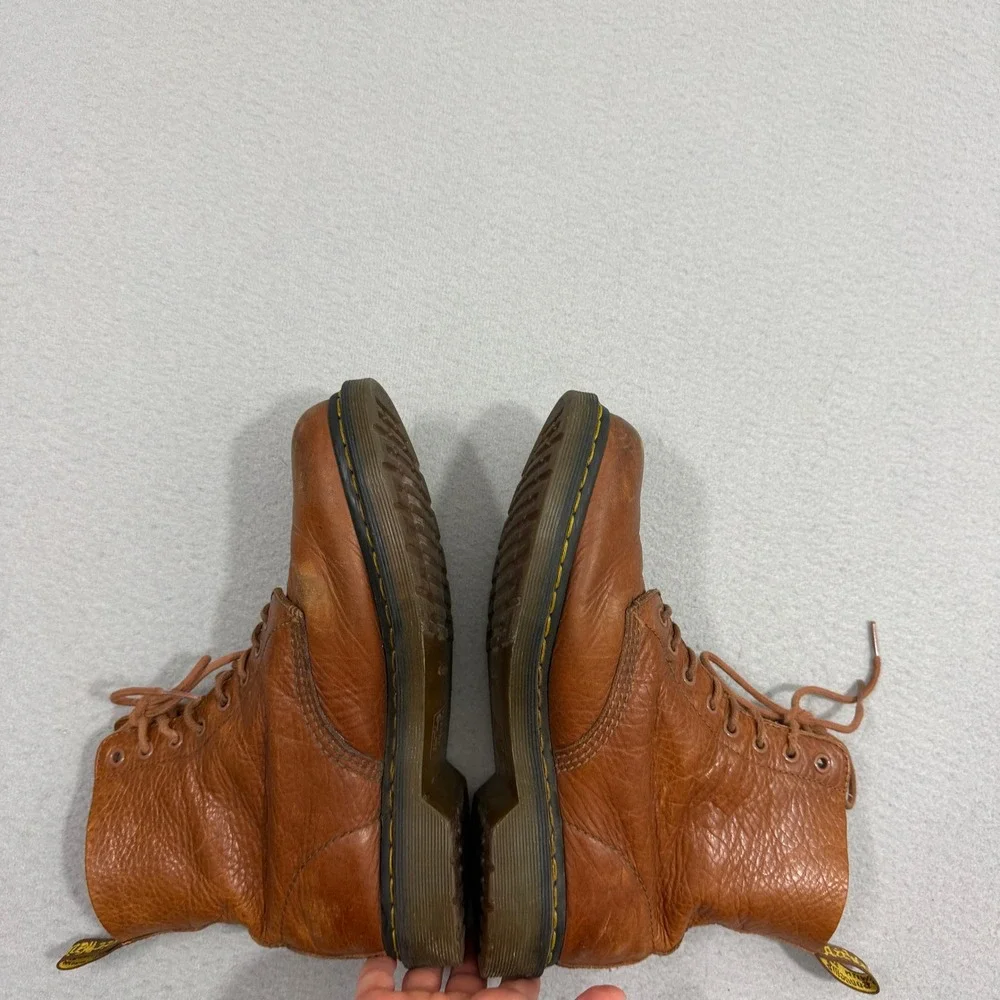 Dr. Martens Boots Men 9 Tan Pascal 8-Eye Pebbled Leather AirWair Combat Lace Up